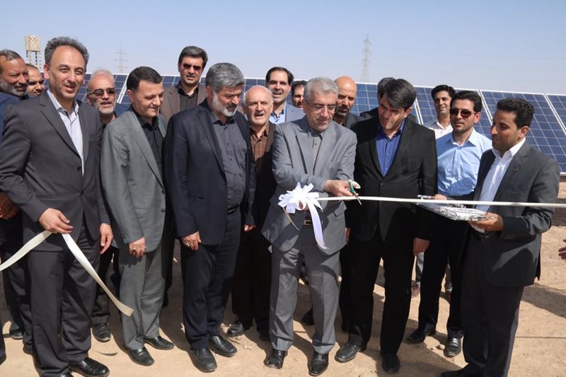 نیروگاه خورشیدی ۱۰ مگاواتی روستای فهرج استان یزد افتتاح شد