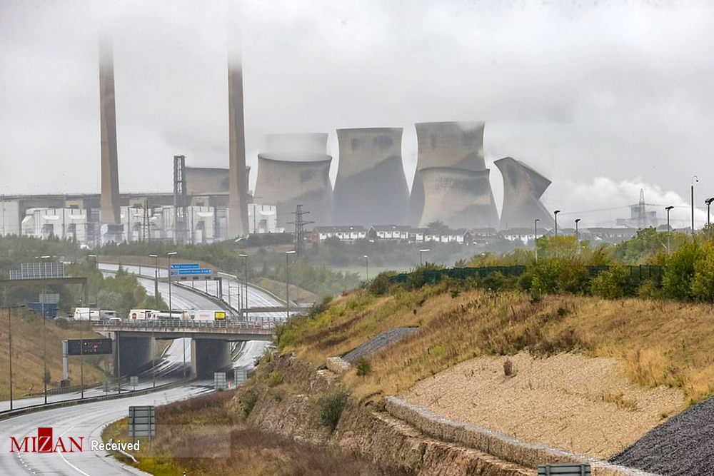 تخریب برج‌های خنک کن نیروگاه برق «فری بریج» در انگلیس