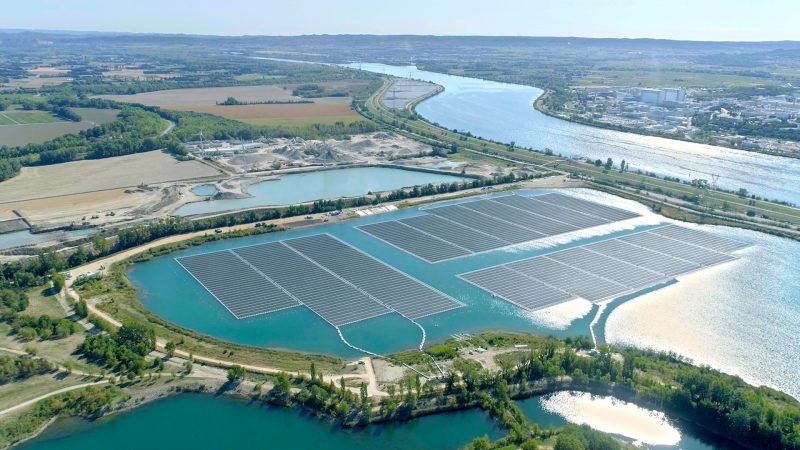 افتتاح نیروگاه خورشیدی شناور در فرانسه