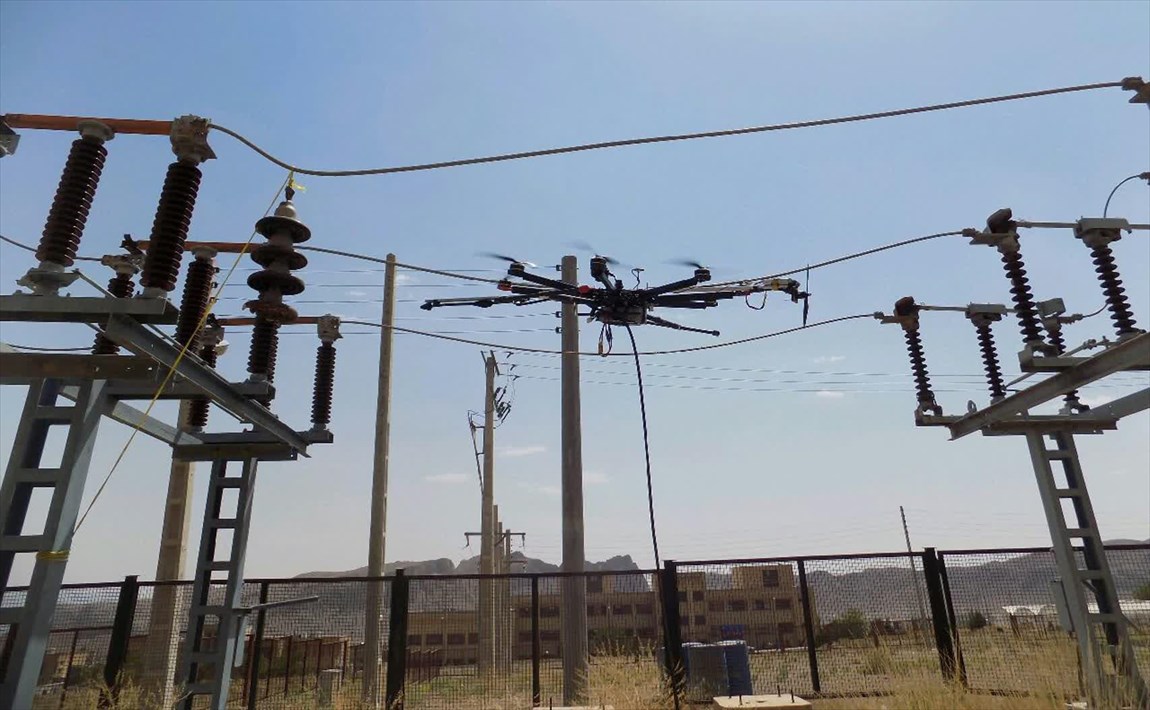 خبر خوش برای خوزستانی‌ ها؛ سامانه شوینده مقره‌های خطوط انتقال برق ساخته شد + عکس و فیلم