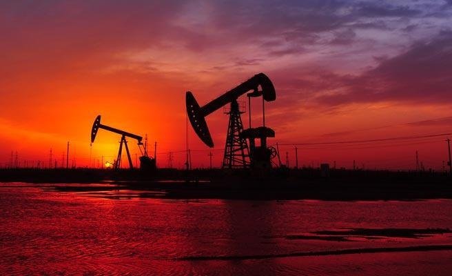 بررسی وضعیت نفت جهانی در بازار سال آینده