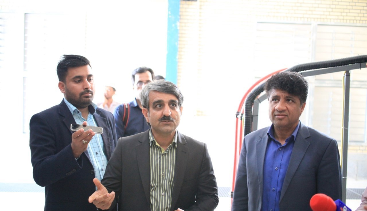 تعهدات شرکت برق نهاوند در اجرای پیاده راه سعدی انجام شده است