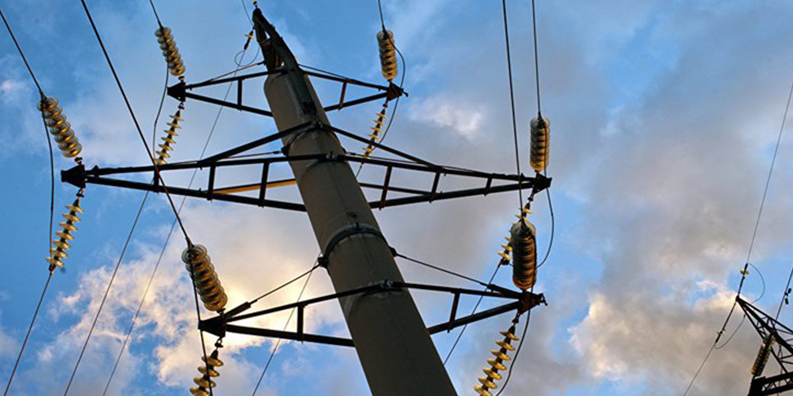 اجرای عملیات بهینه‌سازی ۴۸ هزار متر شبکه برق در میامی