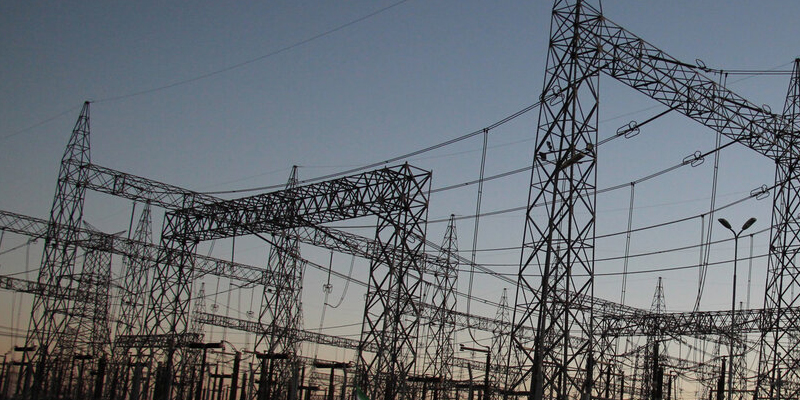 تولید برق در نیروگاه‌های اصفهان کاهش یافت
