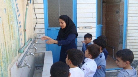 آب، برق و گار هیچ مدرسه ای در کرمانشاه قطع نمی شود/ تاکید استاندار بر معافیت مدارس در پرداخت قبوض