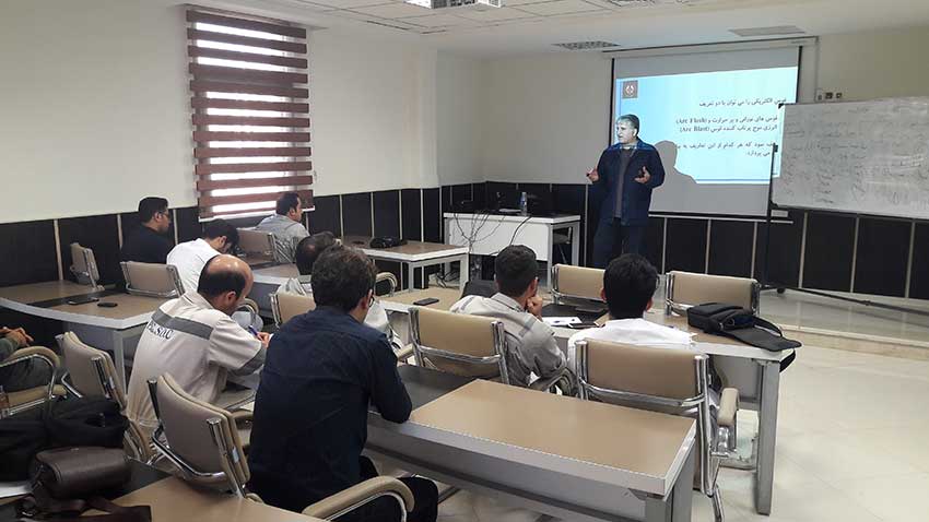 برگزاری دوره آموزشی آشنایی با کابل در برق منطقه ای یزد