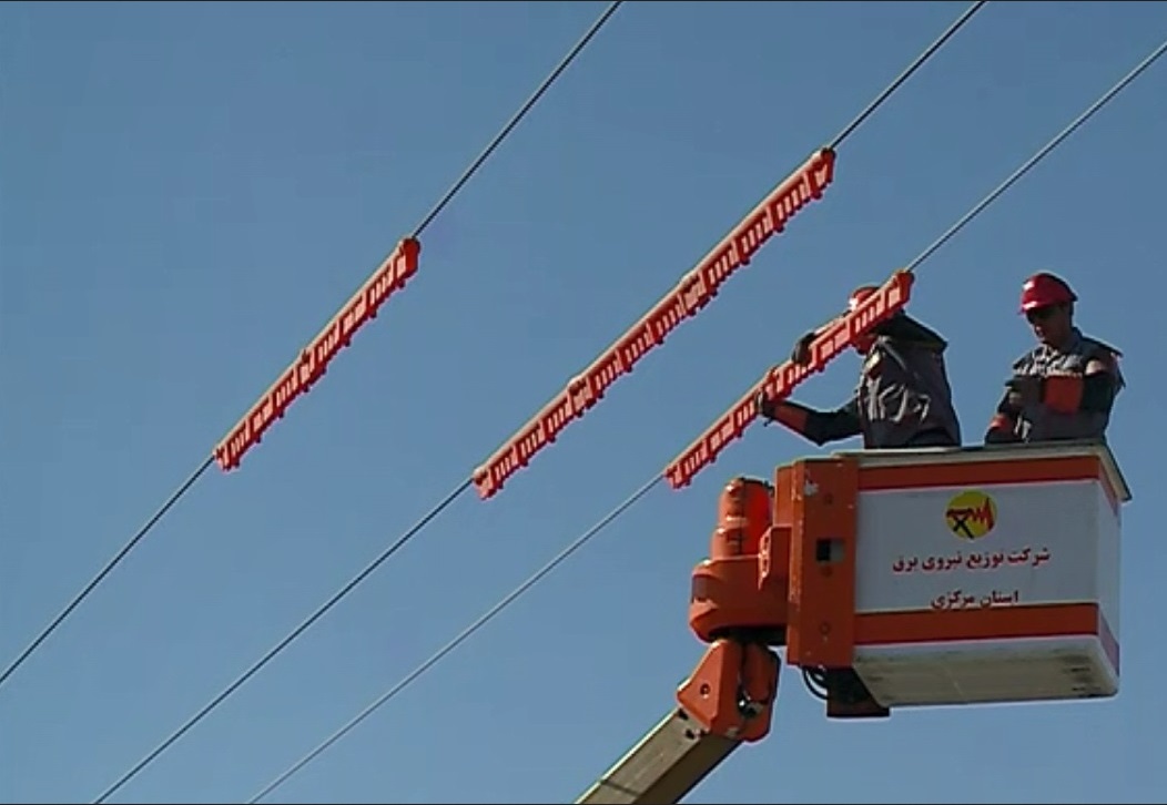 بازسازی شبکه برق ۴روستا در وضعیت نامساعد جوی