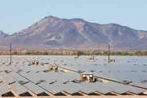 نمایی از بزرگترین نیروگاه خورشیدی ایالت آریزونا