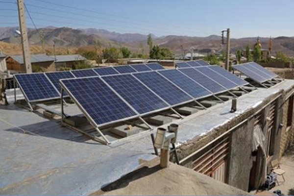 واگذاری ۶۳۰ نیروگاه خورشیدی خانگی در شهرستان درمیان