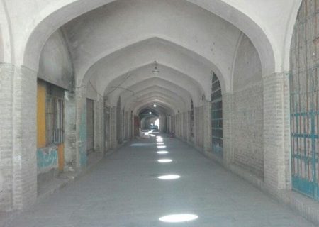 شبکه برق و روشنایی بازار تاریخی قلعه محمود کرمان اصلاح می‌شود