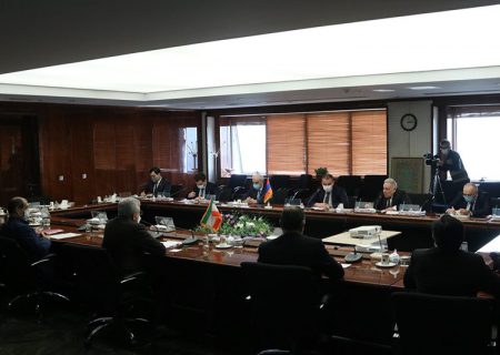 گزارش تصویری/ دیدار وهان کروبیان وزیر اقتصاد جمهوری ارمنستان با اردکانیان وزیر نیرو