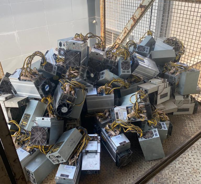 ۳۵۰ دستگاه ماینر غیرمجاز در شهرستان فردیس کشف شد