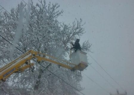 برق ۲۱ روستای درگیر برف در ۳ استان وصل شد