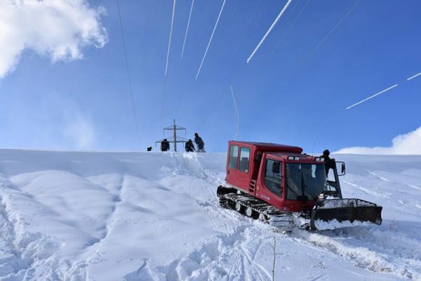 برق ۶۸ روستای درگیر برف در شهرستان ملایر وصل شد