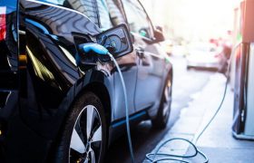 آمریکا در تامین برق خودرو‌های الکتریکی به مشکل بر می‌خورد؟