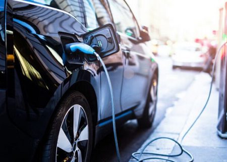 آمریکا در تامین برق خودرو‌های الکتریکی به مشکل بر می‌خورد؟