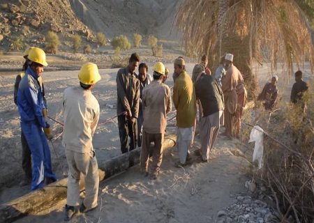 پیشرفت ۷۰ درصدی پروژه اصلاح و بهبود ولتاژ ۲۰ روستا در سیستان و بلوچستان