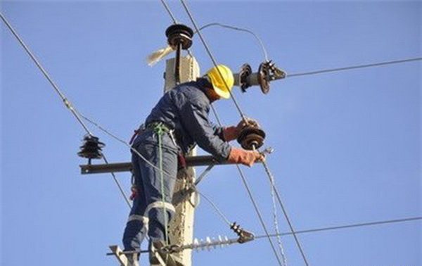 تیراندازی سارقان تجهیزات برق به کارکنان توزیع اهواز