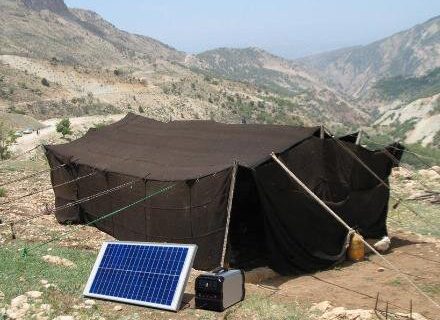 تحویل ۴۵ مولد برق خورشیدی به عشایر کوچ‌رو ساوه