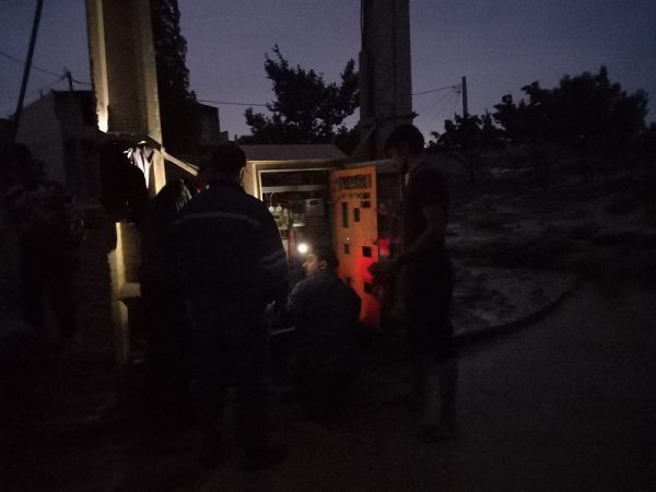 حضور اکیپ حوادث برق بلافاصله بعد از وقوع سیل در روستای محمودآباد زنجان