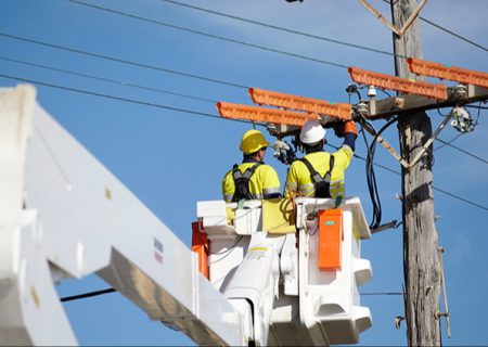 ١٨ پروژه نوسازی شبکه برق در شهرستان بوئین زهرا اجرا می‌شود