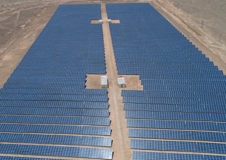 بهره‌برداری از نیروگاه خورشیدی ۱۰ مگاواتی کوشک یزد در پیک بار تابستان