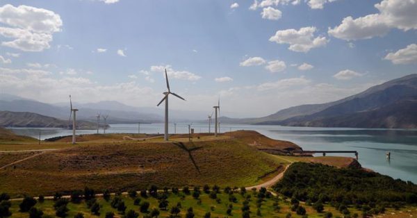 تولید ۹۰۰۰ مگاوات ساعت انرژی برق از بزرگترین نیروگاه بادی گیلان
