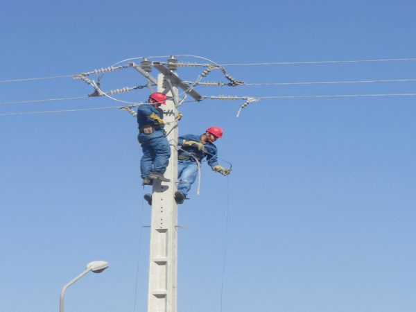 اجرای پروژه بهینه‌سازی و اصلاح شبکه‌های برق در شمال غرب اصفهان