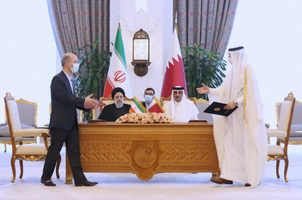 ۱۴ سند همکاری میان ایران و قطر به امضا رسید/ دیدار وزیر نیرو با مقامات انرژی کشورهای صادرکننده گاز در دوحه