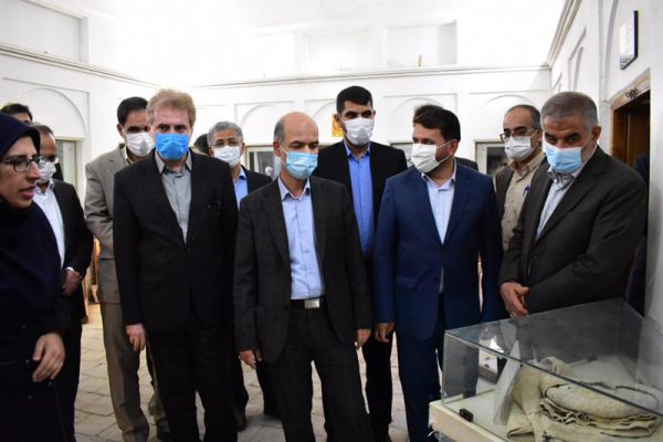 بازدید وزیر نیرو از موزه آب در شهر یزد