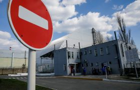 سربازان روس چرنوبیل را ترک می‌کنند/ گزارش‌های تاییدنشده درباره میزان بالای رادیواکتیویته در اطراف نیروگاه هسته‌ای
