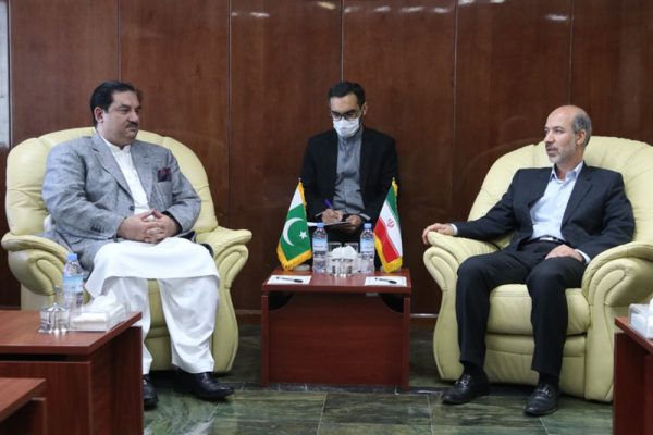 دیدار وزیر نیرو با وزیر انرژی پاکستان/ تاکید بر توسعه روابط تهران- اسلام‌آباد در حوزه انرژی