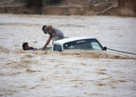 خسارت سیلاب به تاسیسات آب و فاضلاب در جنوب سیستان و بلوچستان/تلاش بی وقفه نیروهای آبفا برای توزیع آب و رفع مشکلات ادامه دارد