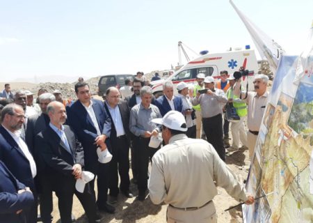 بازدید وزیر نیرو از سامانه انتقال آب سد آزاد به تصفیه‌خانه سنندج