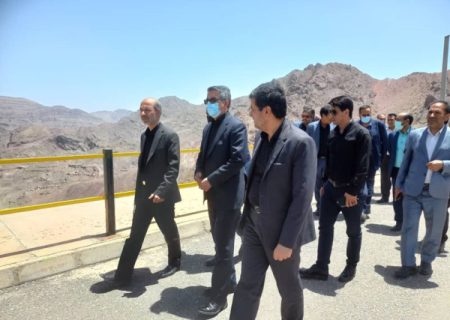 بازدید وزیر نیرو از سد و تصفیه‌خانه نسا در استان کرمان