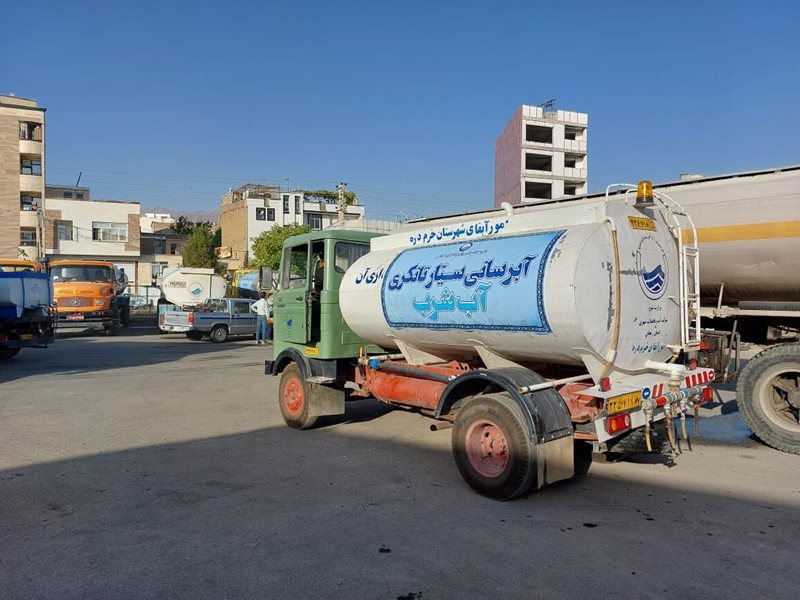 فعالیت شبانه‌روزی ۶۱ تانکر سیار آبرسانی در نقاط مختلف شهر همدان