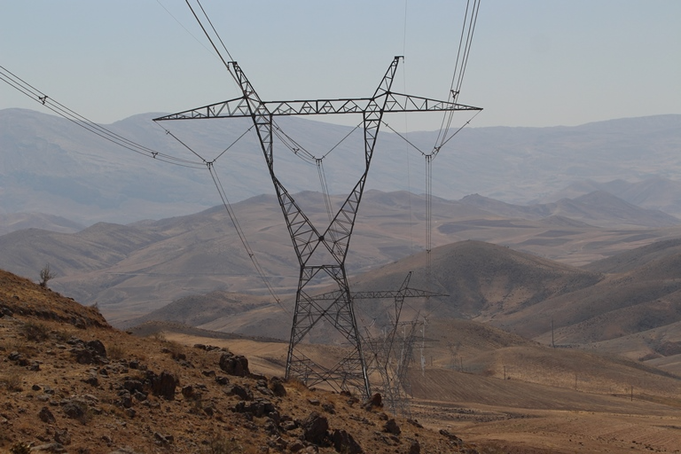 بهره‌برداری از ۹۴۵ میلیارد تومان پروژه در برق منطقه‌ای آذربایجان شرقی
