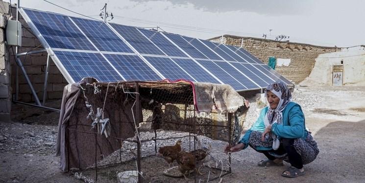نیروگاه‌ خورشیدی در روستاها راهکار خودکفایی بوشهر است