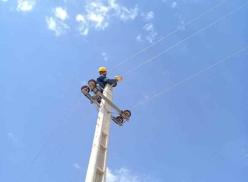 بهینه‌سازی ۱۰ هزار متر شبکه برق شهرستان سرخه استان سمنان