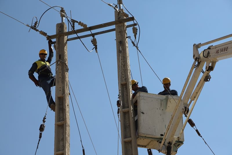 رفع مشکل شبکه برق روستاهای دورافتاده در استان همدان با حضور ۴۰ گروه عملیاتی