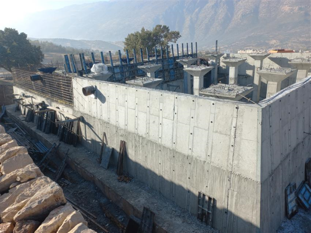 احداث مخزن ذخیره آب ۱۰۰۰ مترمکعبی در سروآباد کردستان