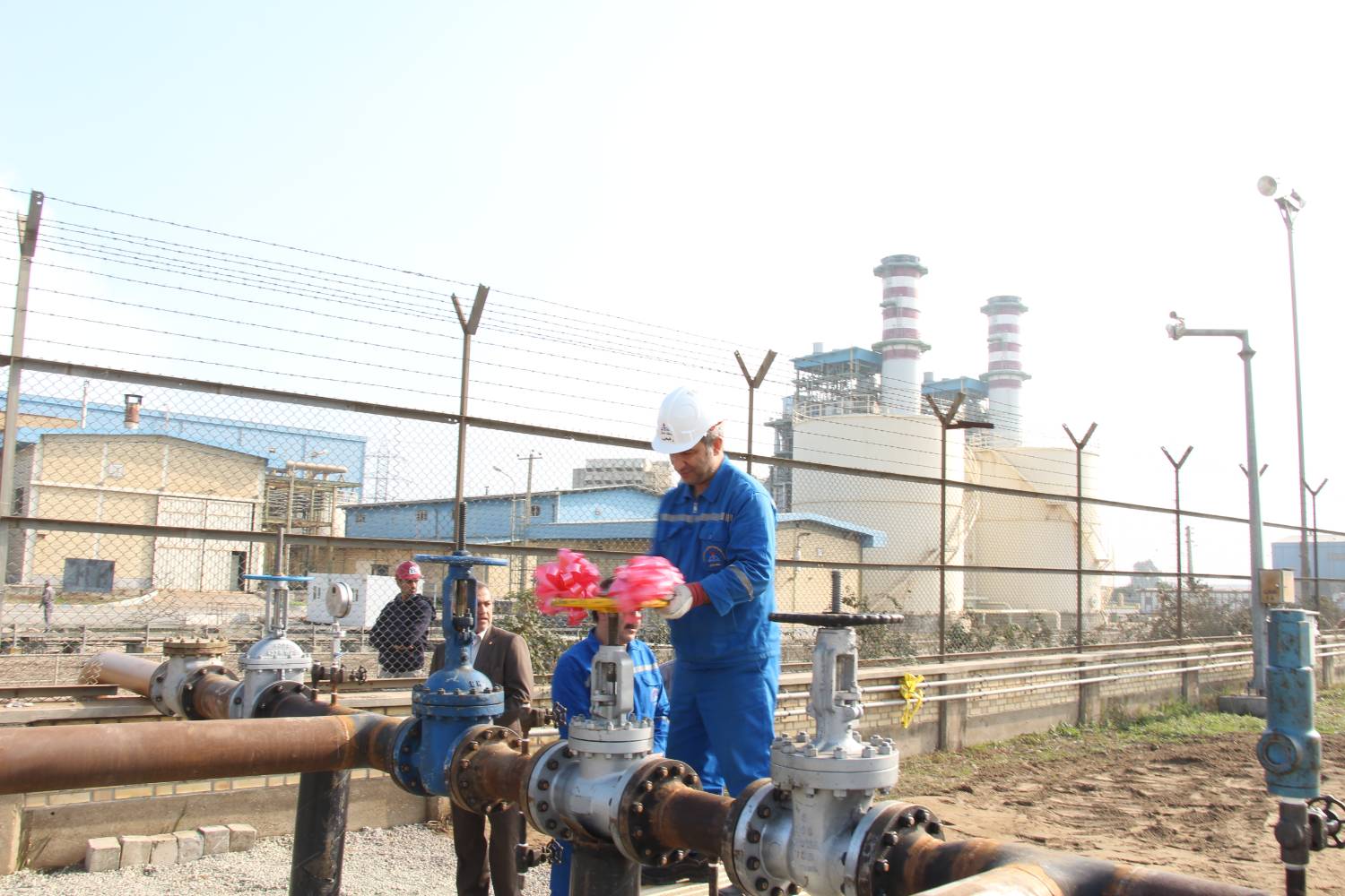پروژه اتصال خط لوله گازوئیل به نیروگاه نکا افتتاح شد