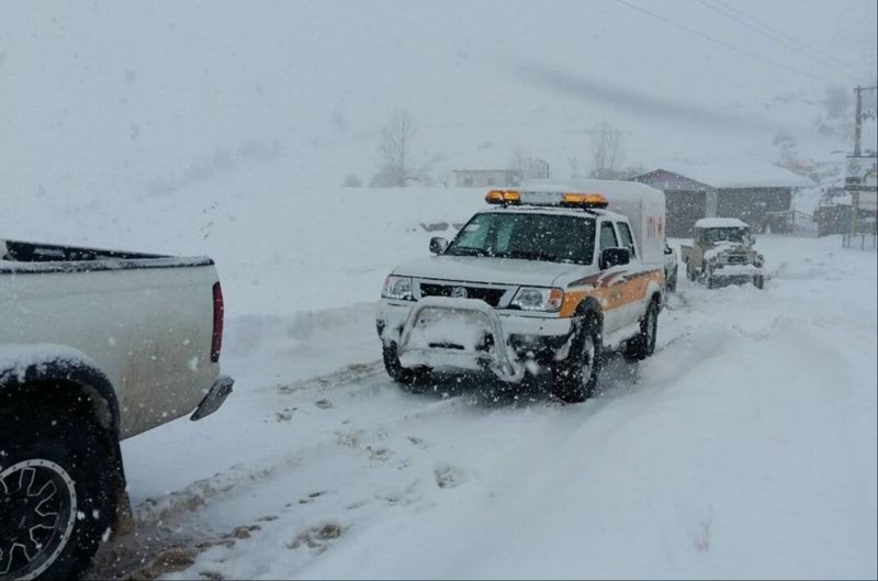 ادامه فرآیند برق‌رسانی به روستاهای درگیر برف استان لرستان/ ۵۰۵ روستا برق‌دار شد