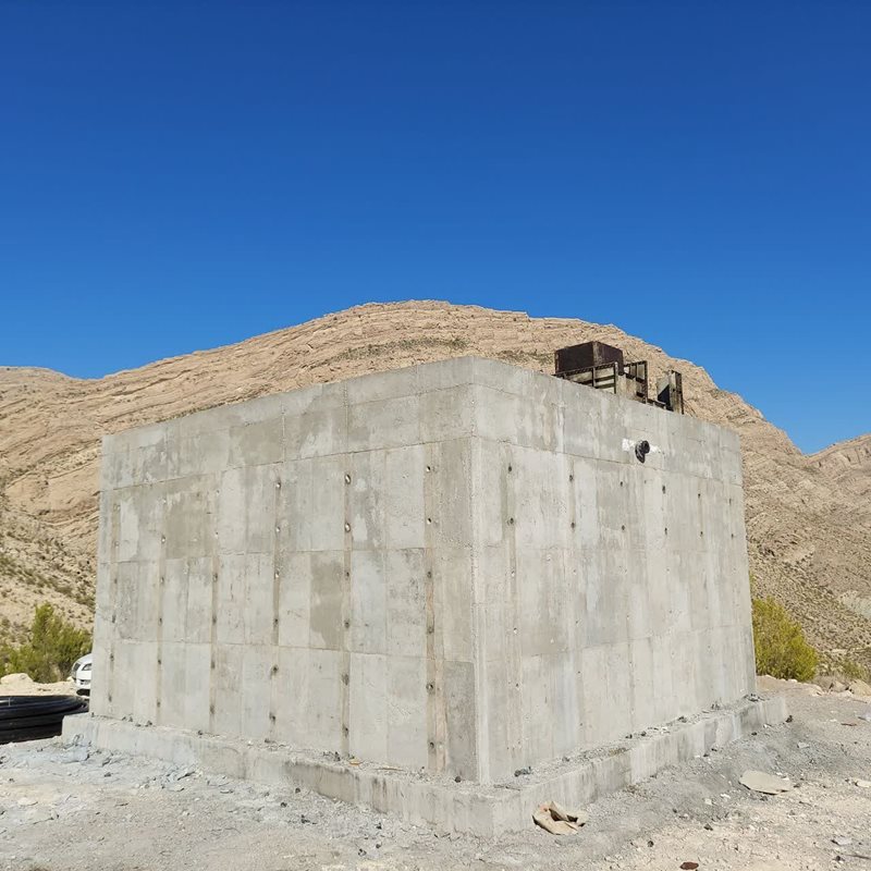 عملیات توسعه شبکه و احداث مخزن آب روستایی در بندرعباس