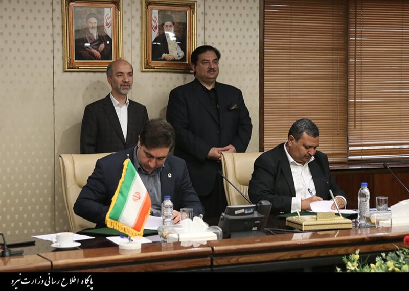 قرارداد تجاری تبادل انرژی بین ایران و پاکستان امضا شد/ چشم انداز ۴۰۰ مگاوات تبادل برق سالانه دو کشور