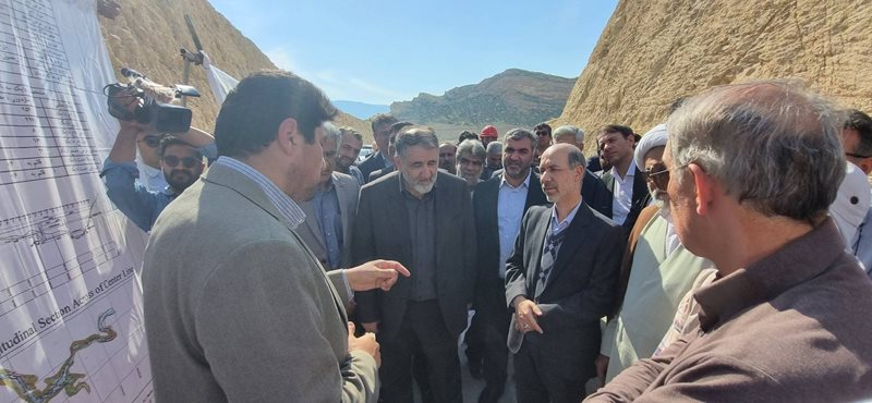 وزیر نیرو از سد باغان در استان بوشهر بازدید کرد