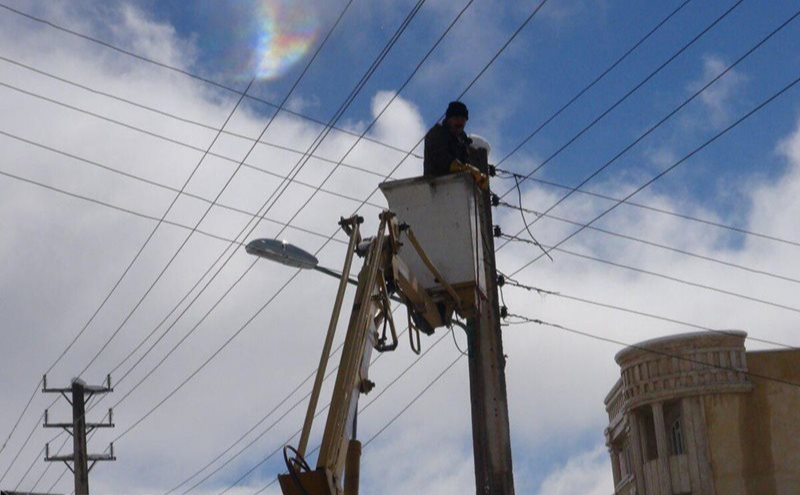 پایداری شبکه برق همه مناطق استان مازندران/ طوفان شب گذشته خسارتی را به تاسیسات برقی مازندران وارد نکرد
