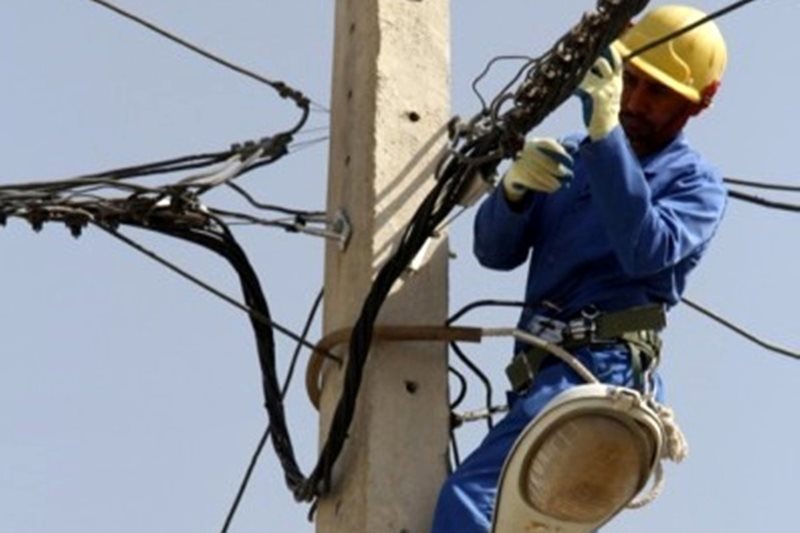 تلاش برای رفع اختلال شبکه برق در برخی مناطق شهرستان شهریار