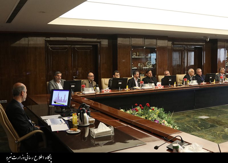 گزارش تصویری/ دیدار وزیر نیرو با اعضای انجمن تولیدکنندگان سیمان