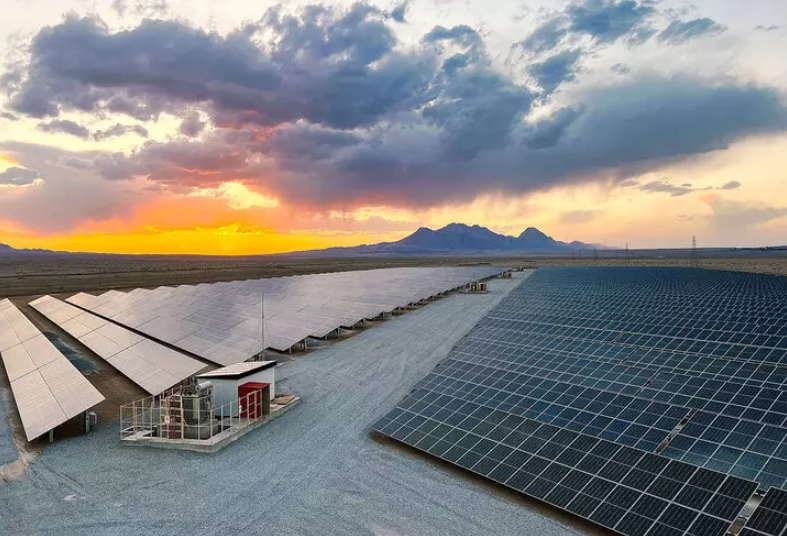 آغاز نصب ۲۷ نیروگاه تولید برق خورشیدی در روستا‌های دشتستان